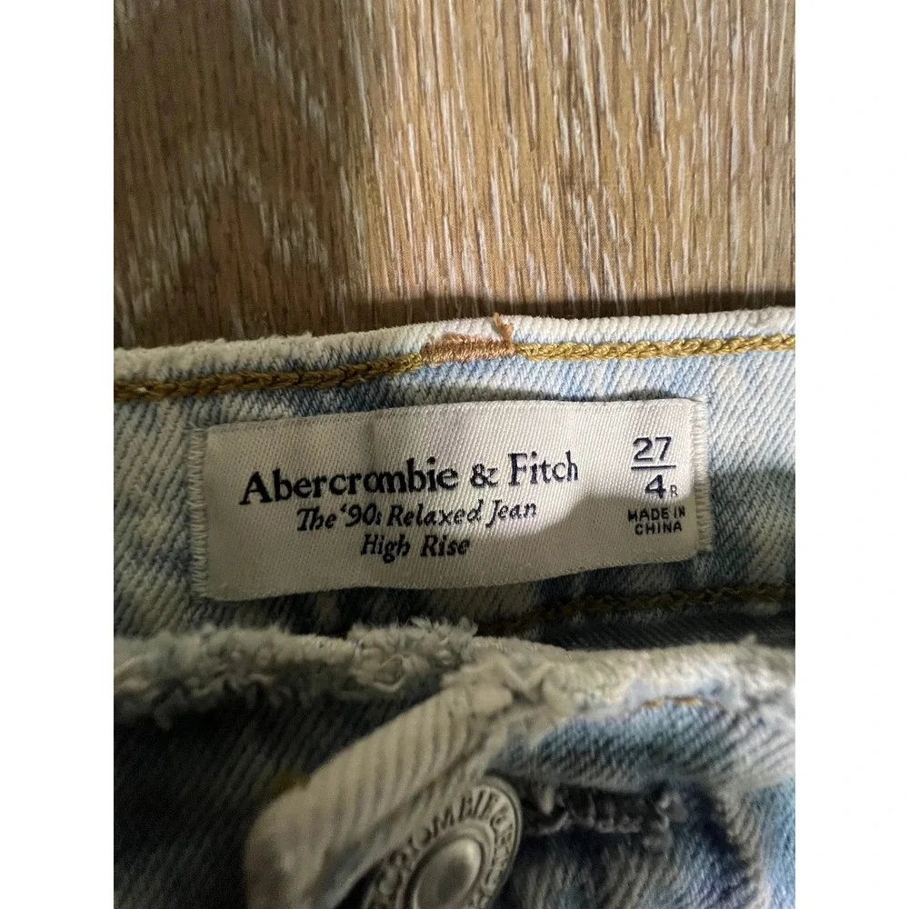 Abercrombie & Fitch The 90s Relaxed Jean Womens 27/4R Light Wash Good High Rise - Picture 4 of 8